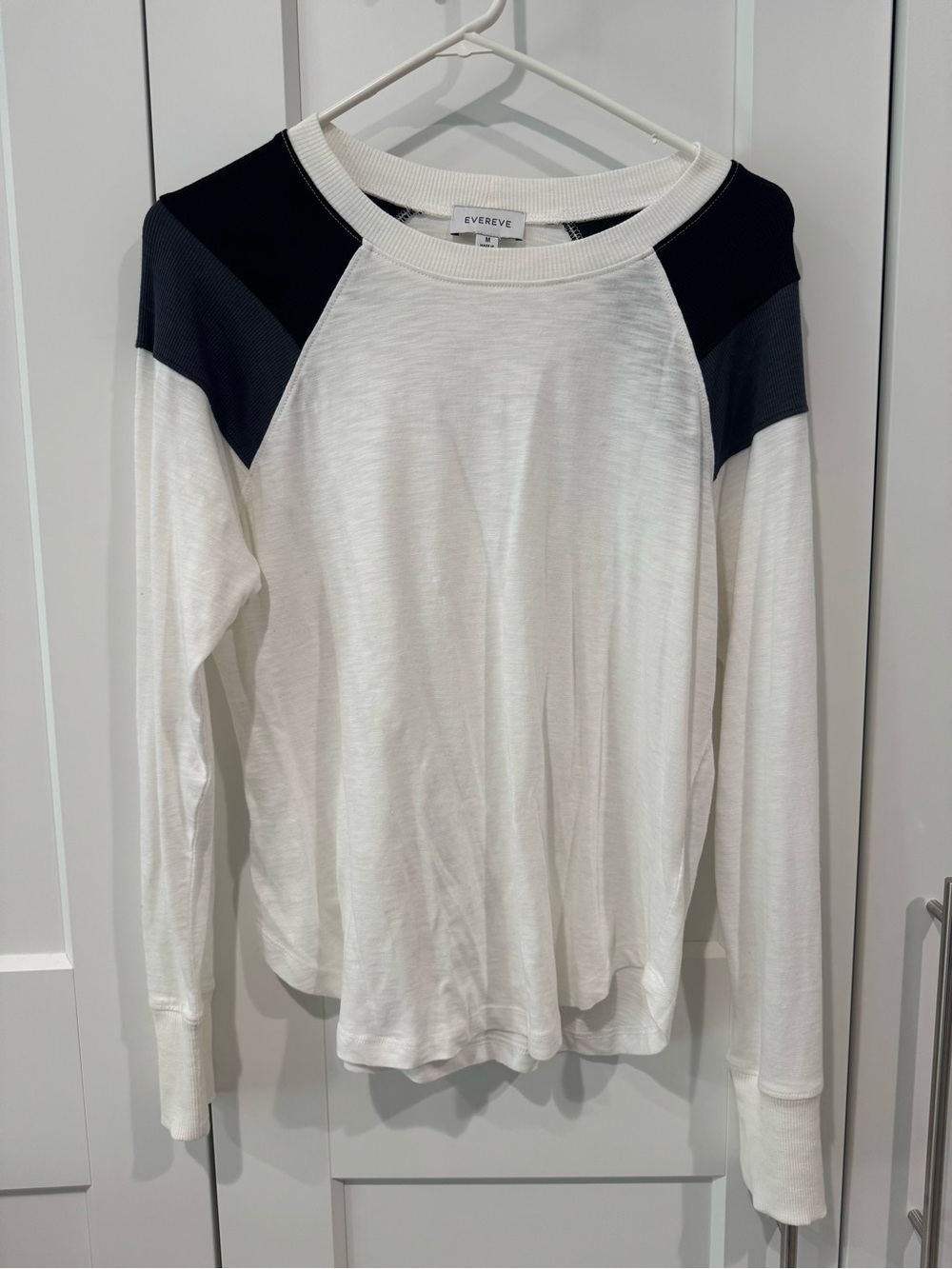 Evereve Women's White Long-Sleeve Top with Black/Blue Color Block, Medium, NWOT